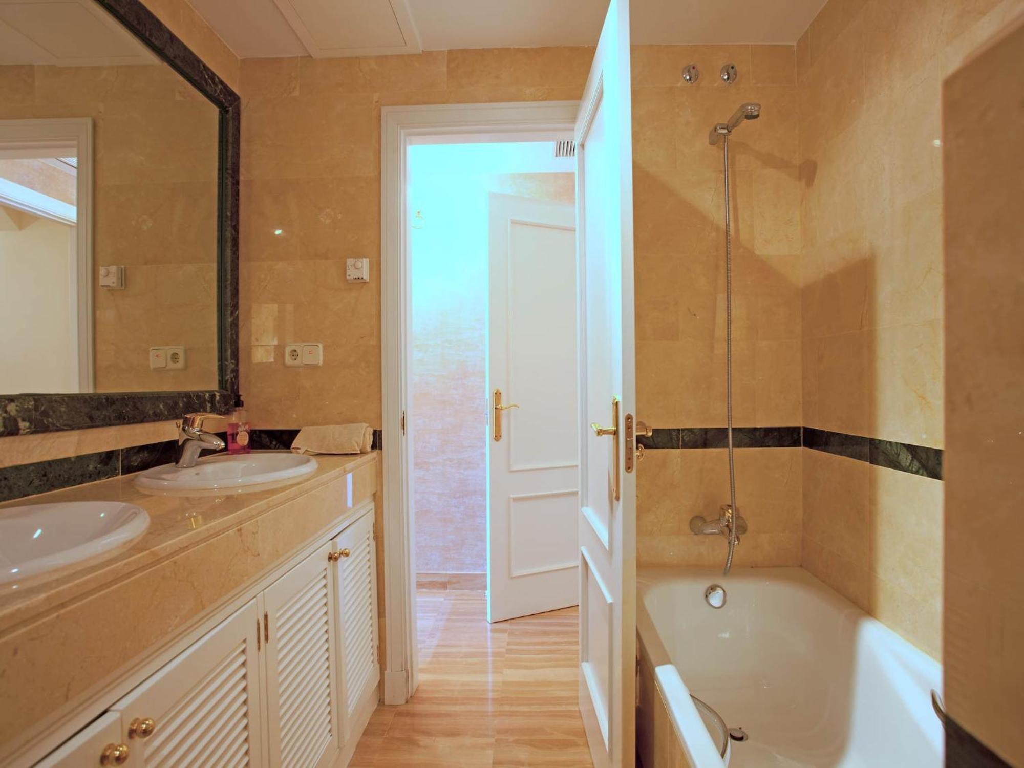Appartement Charming With Pool